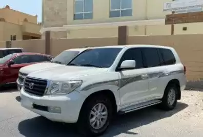 مستعملة Toyota Land Cruiser للبيع في الدوحة #13965 - 1  صورة 