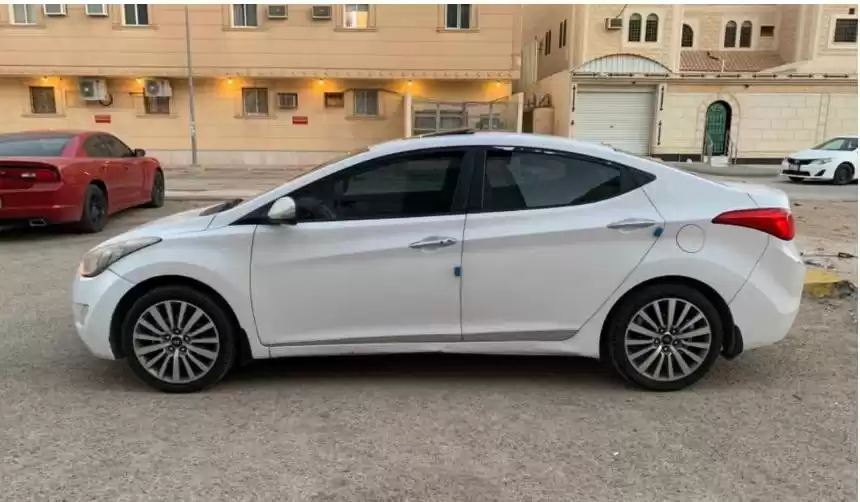 مستعملة Hyundai Elantra للبيع في دبي #14053 - 1  صورة 
