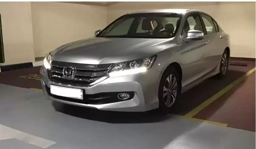 مستعملة Honda Accord للبيع في دبي #14088 - 1  صورة 