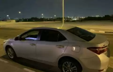 مستعملة Toyota Corolla للبيع في الدوحة #14105 - 1  صورة 