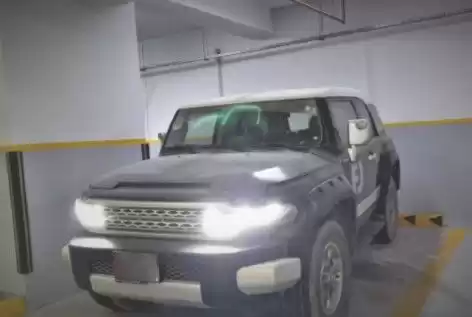 مستعملة Toyota FJ Cruiser للبيع في الدوحة #14141 - 1  صورة 