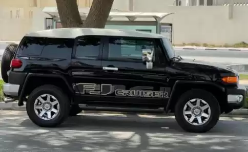 استفاده شده Toyota FJ Cruiser برای فروش که در دوحه #14142 - 1  image 