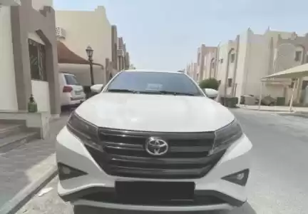 استفاده شده Toyota Rush برای فروش که در دوحه #14215 - 1  image 