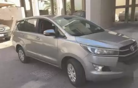 مستعملة Toyota Inova للبيع في الدوحة #14243 - 1  صورة 