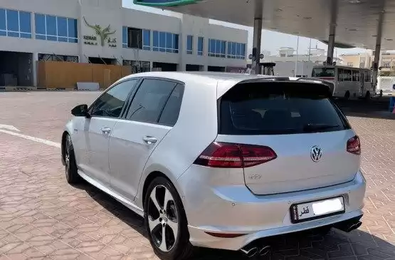 استفاده شده Volkswagen Golf برای فروش که در دوحه #14332 - 1  image 