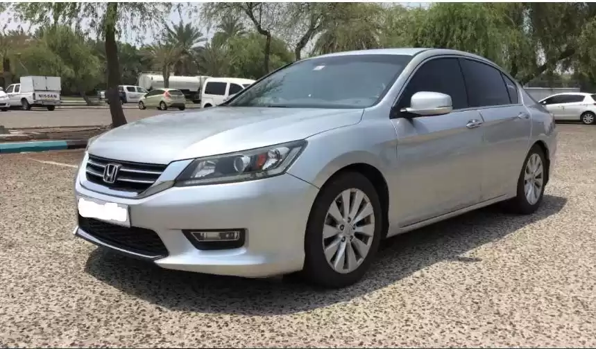 مستعملة Honda Accord للبيع في دبي #14387 - 1  صورة 