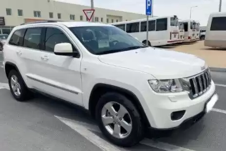استفاده شده Jeep Cherokee برای فروش که در دوحه #14420 - 1  image 
