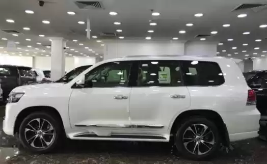 کاملا نو Toyota Land Cruiser برای فروش که در دوحه #14555 - 1  image 