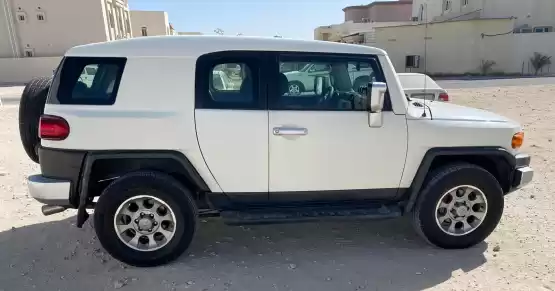مستعملة Toyota FJ Cruiser للبيع في الدوحة #14604 - 1  صورة 