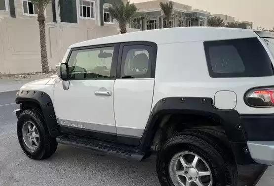 مستعملة Toyota FJ Cruiser للبيع في الدوحة #14605 - 1  صورة 
