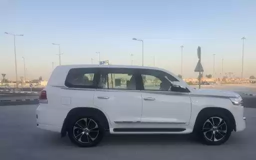 استفاده شده Toyota Land Cruiser برای فروش که در دوحه #14712 - 1  image 