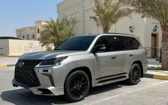 Utilisé Lexus LX À vendre au Doha #14803 - 1  image 