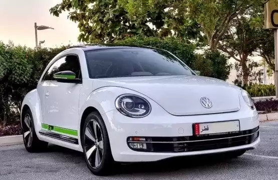 مستعملة Volkswagen Beetle للبيع في الدوحة #14896 - 1  صورة 