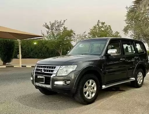 مستعملة Mitsubishi Pajero للبيع في الكويت #14981 - 1  صورة 