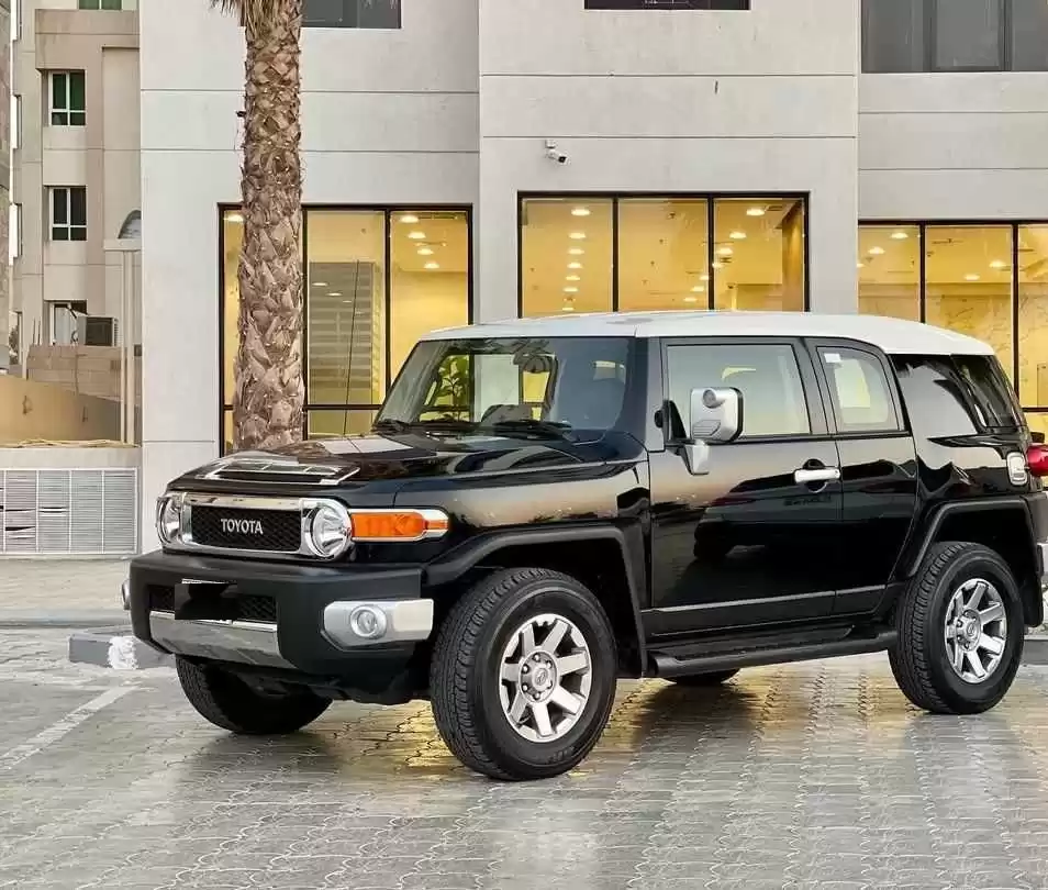 مستعملة Toyota FJ Cruiser للبيع في الكويت #15007 - 1  صورة 