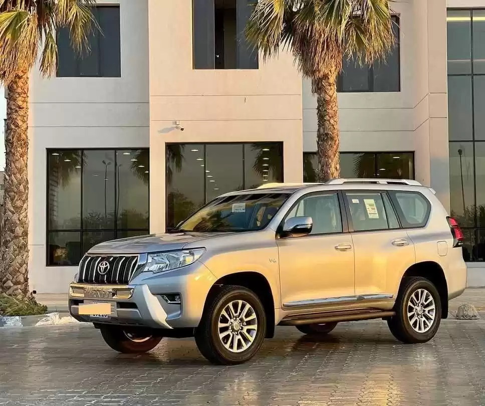 جديدة Toyota Land Cruiser للبيع في الكويت #15048 - 1  صورة 