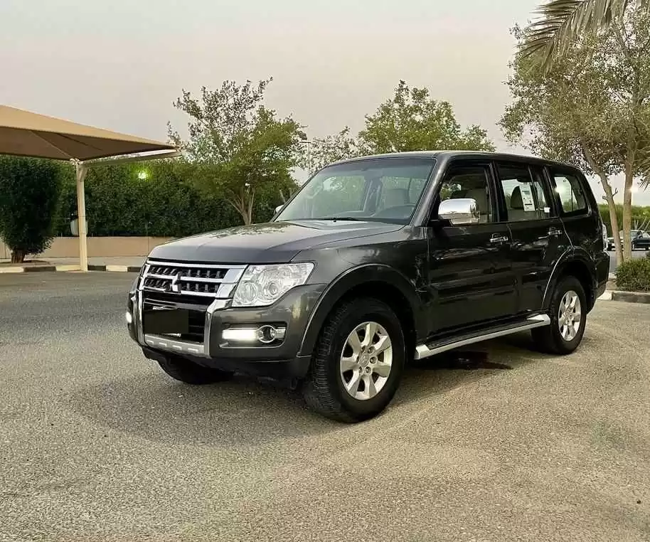 مستعملة Mitsubishi Pajero للبيع في الكويت #15051 - 1  صورة 