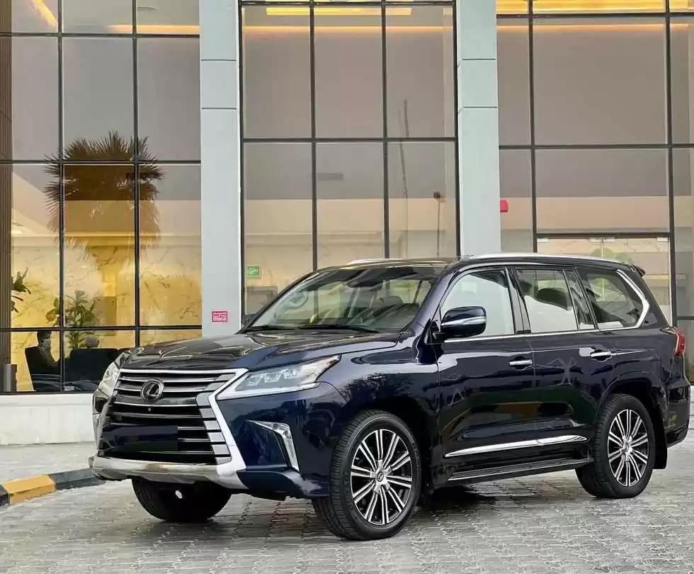مستعملة Lexus LX للبيع في الكويت #15149 - 1  صورة 