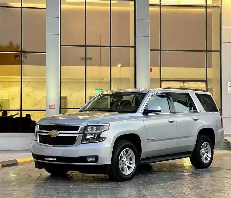 مستعملة Chevrolet Tahoe للبيع في الكويت #15166 - 1  صورة 
