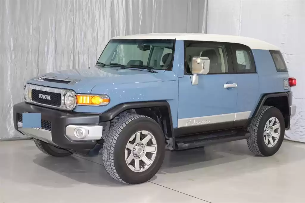 مستعملة Toyota FJ Cruiser للبيع في الكويت #15216 - 1  صورة 