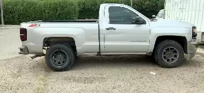 مستعملة Chevrolet Silverado للبيع في الكويت #15253 - 1  صورة 