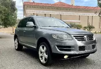 مستعملة Volkswagen Touareg للبيع في الكويت #15280 - 1  صورة 