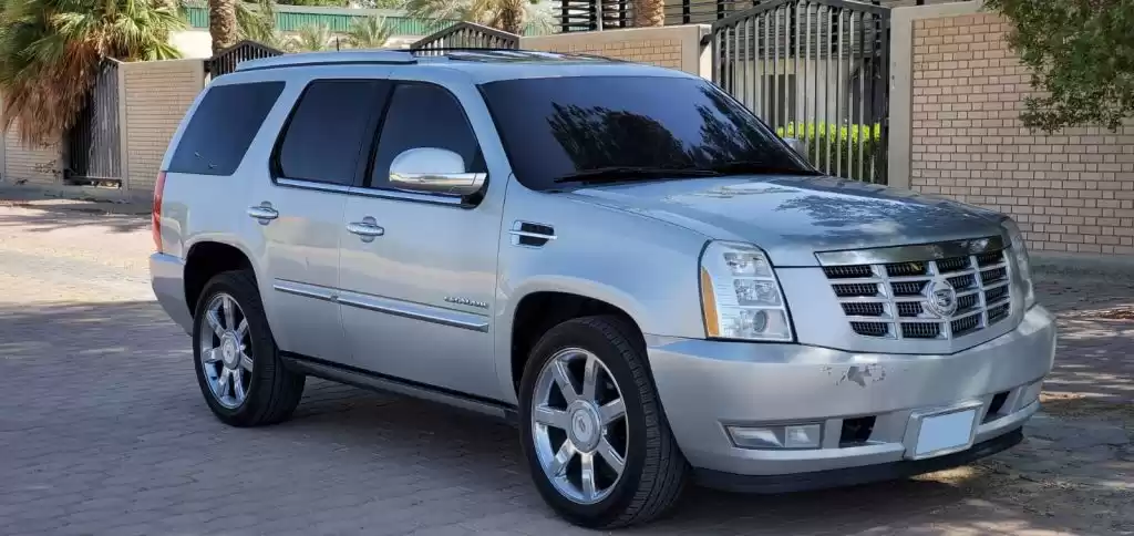 Usado Cadillac Escalade Venta en Kuwait #15298 - 1  image 