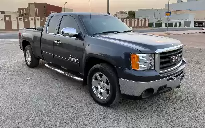 مستعملة GMC Sierra للبيع في الكويت #15328 - 1  صورة 