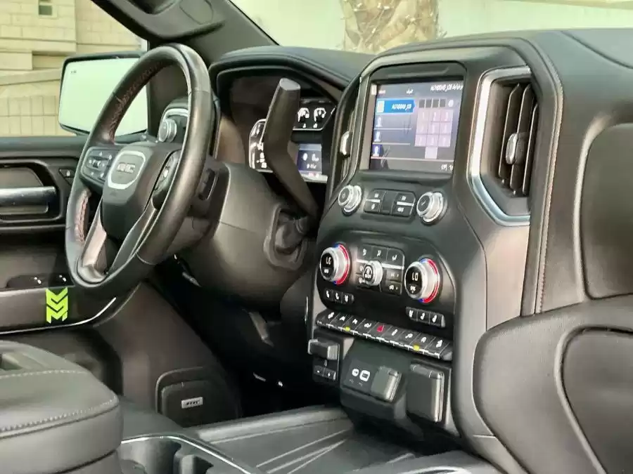 مستعملة GMC Sierra للبيع في الكويت #15355 - 1  صورة 