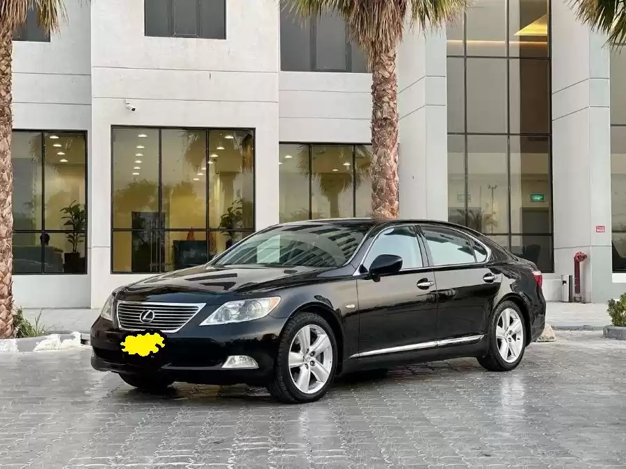 مستعملة Lexus LS 460 للبيع في الكويت #15372 - 1  صورة 