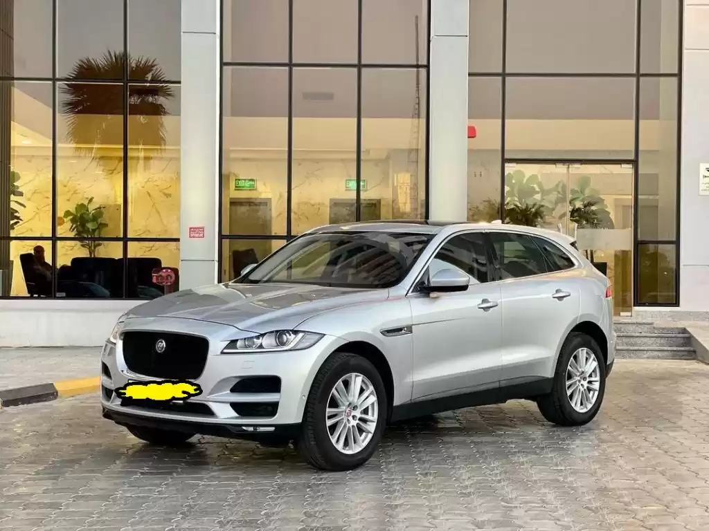 مستعملة Jaguar F-PACE للبيع في الكويت #15399 - 1  صورة 