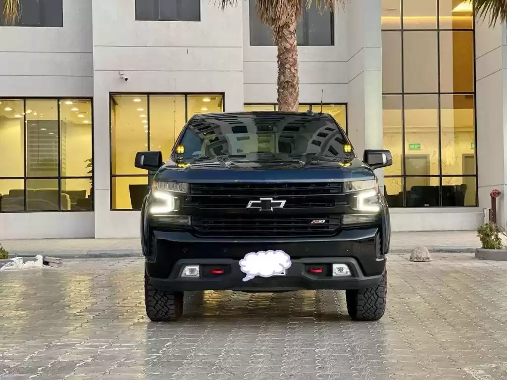 مستعملة Chevrolet Silverado للبيع في الكويت #15458 - 1  صورة 