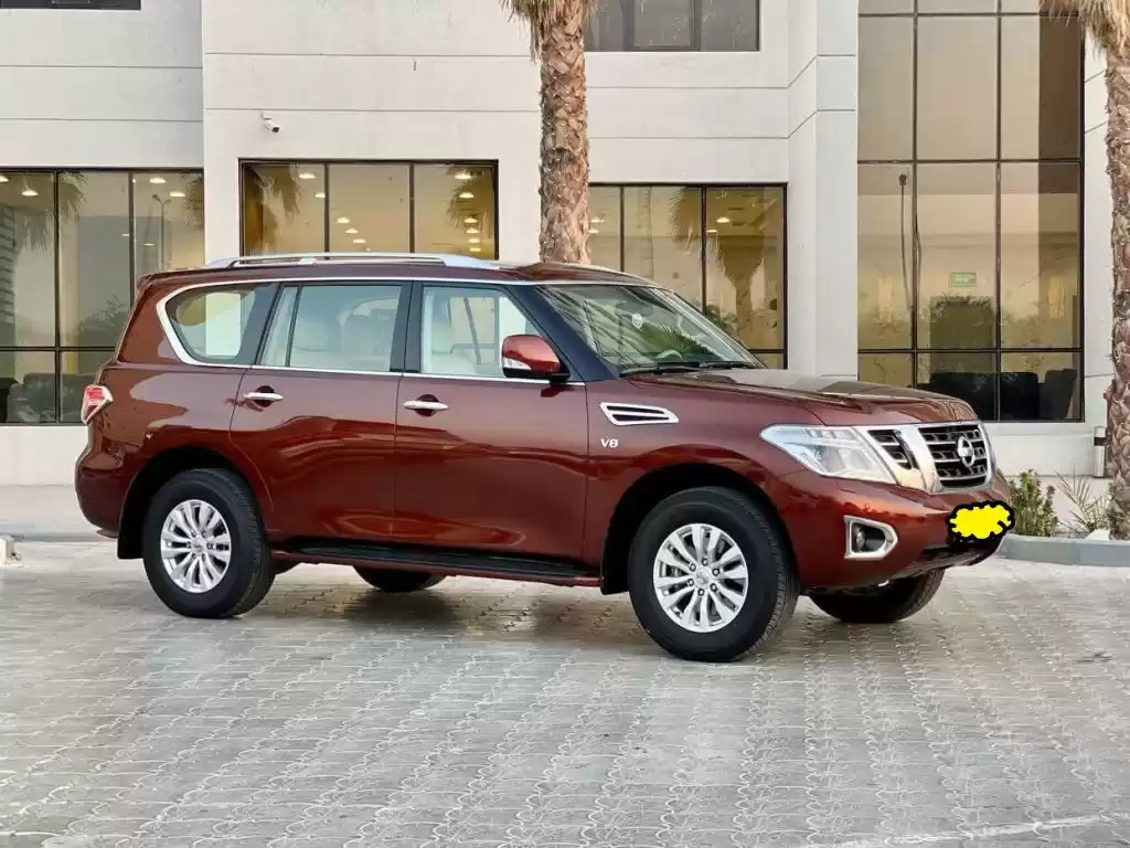 مستعملة Nissan Patrol للبيع في الكويت #15466 - 1  صورة 