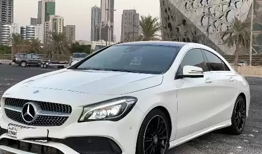 مستعملة Mercedes-Benz Unspecified للبيع في الكويت #15478 - 1  صورة 