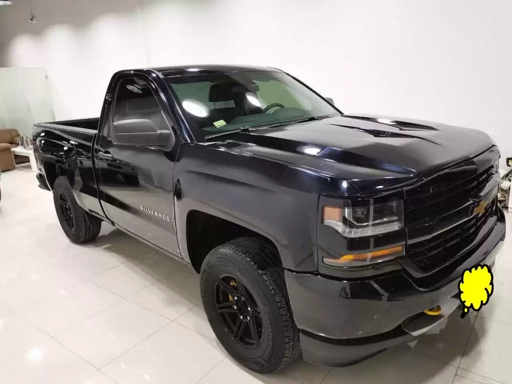 مستعملة Chevrolet Silverado للبيع في الكويت #15544 - 1  صورة 