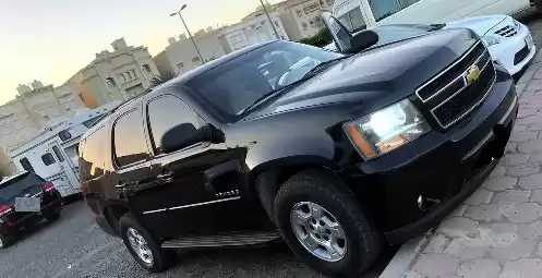 مستعملة Chevrolet Tahoe للبيع في الكويت #15571 - 1  صورة 