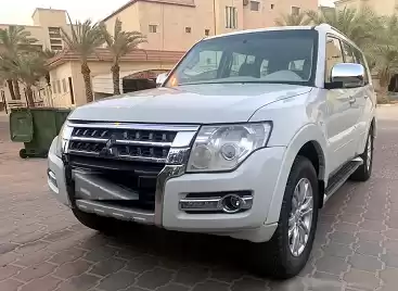 مستعملة Mitsubishi Pajero للبيع في الكويت #15580 - 1  صورة 