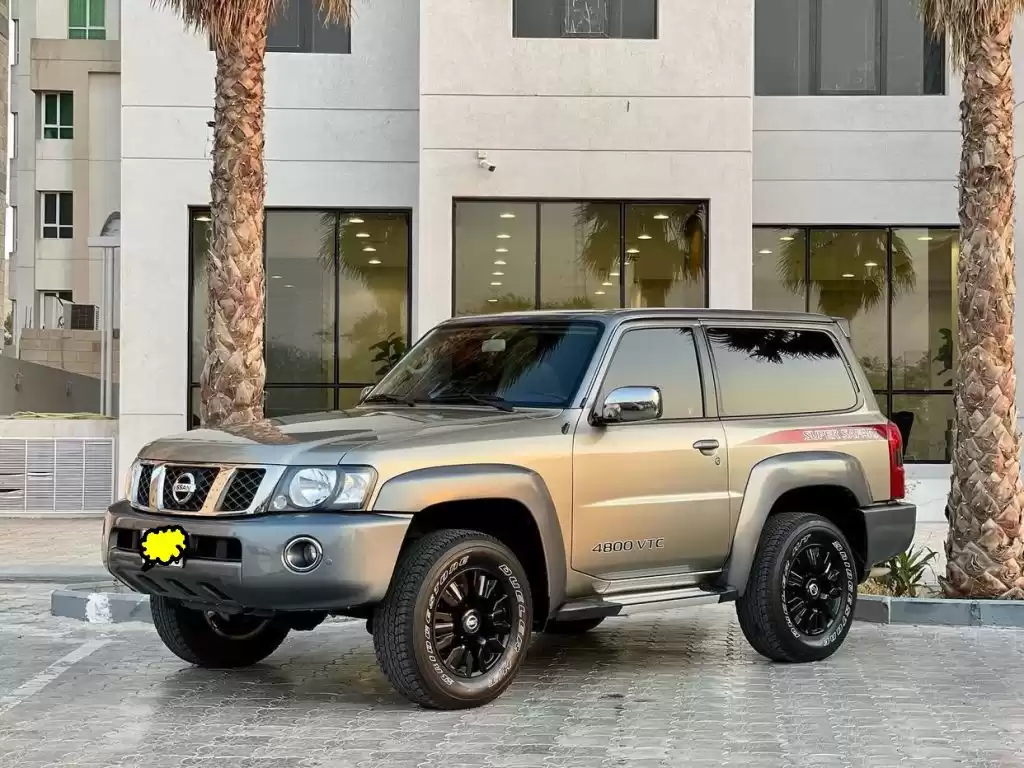 مستعملة Nissan Patrol للبيع في الكويت #15595 - 1  صورة 