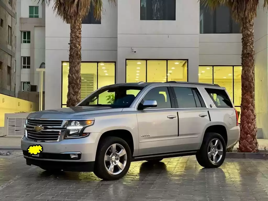 مستعملة Chevrolet Tahoe للبيع في الكويت #15600 - 1  صورة 