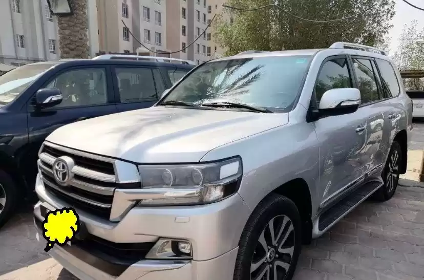 استفاده شده Toyota Land Cruiser برای فروش که در کویت #15614 - 1  image 