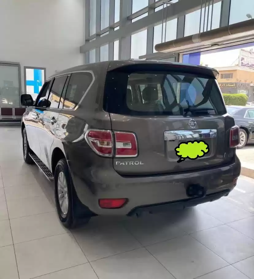 مستعملة Nissan Patrol للبيع في الكويت #15617 - 1  صورة 