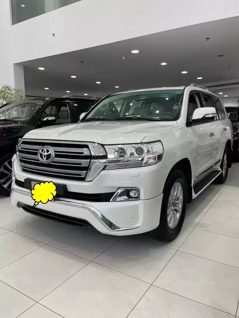 Использовал Toyota Land Cruiser Продается в Кувейт #15677 - 1  image 