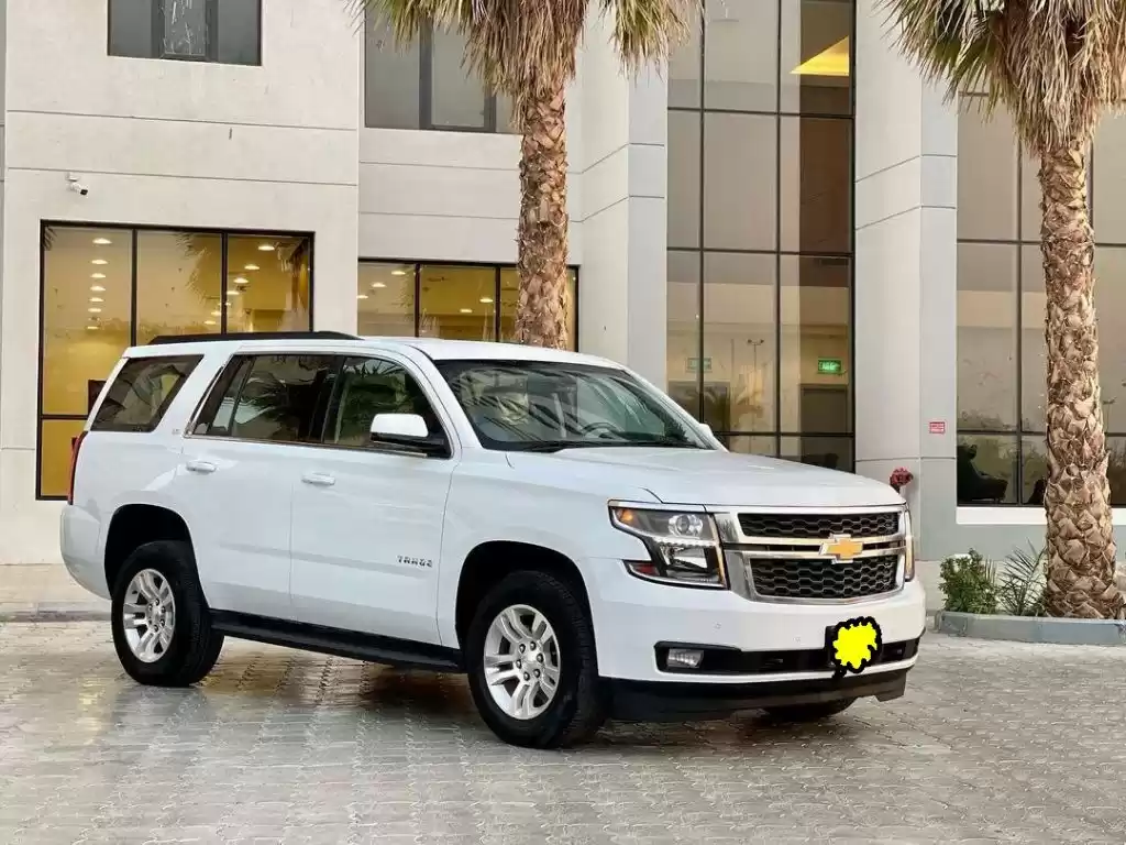 مستعملة Chevrolet Tahoe للبيع في الكويت #15780 - 1  صورة 