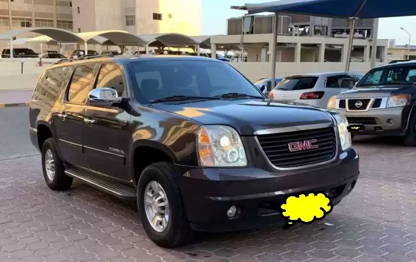 مستعملة GMC Suburban للبيع في الكويت #15789 - 1  صورة 