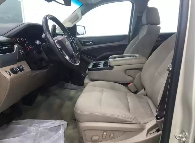 مستعملة Chevrolet Tahoe للبيع في الكويت #15807 - 1  صورة 