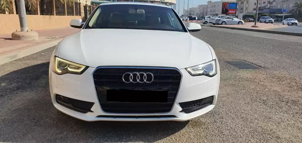 مستعملة Audi A5 للبيع في الكويت #15901 - 1  صورة 