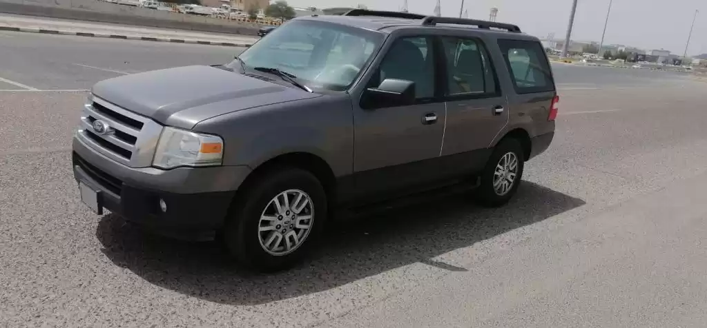 مستعملة Ford Expedition للبيع في الكويت #15915 - 1  صورة 