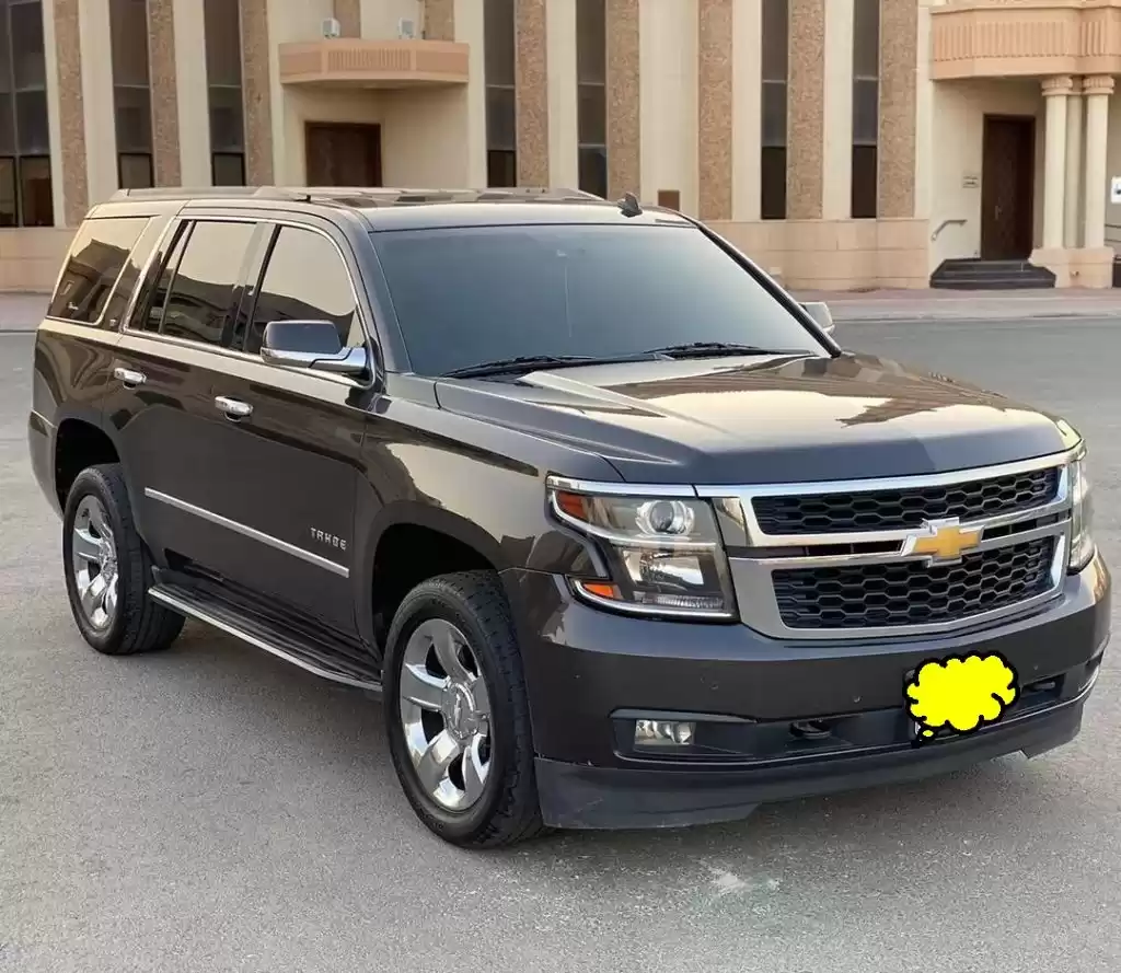 مستعملة Chevrolet Tahoe للبيع في الكويت #15944 - 1  صورة 