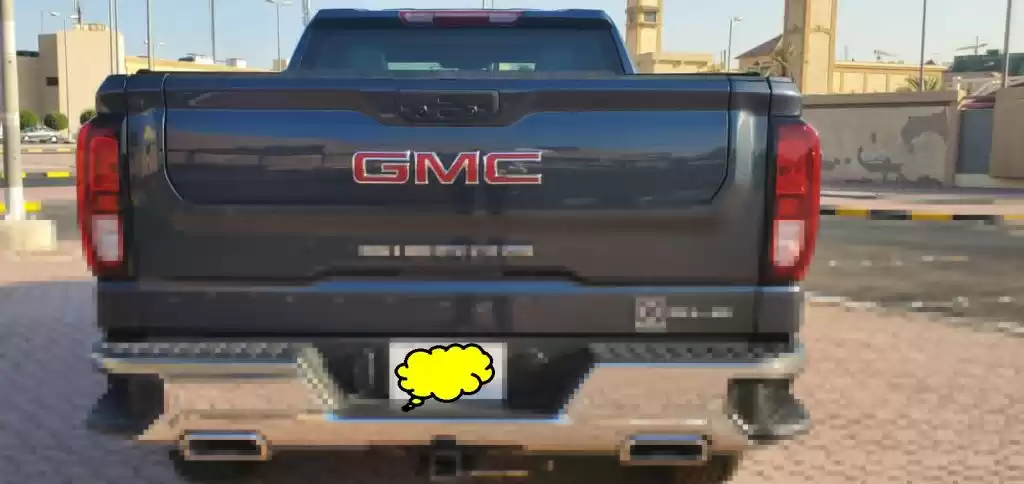 مستعملة GMC Sierra للبيع في الكويت #15992 - 1  صورة 