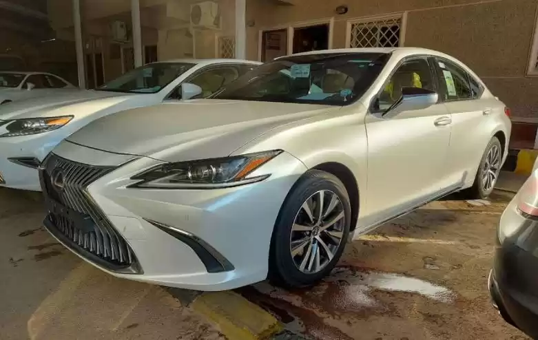 Использовал Lexus Unspecified Продается в Эр-Рияд #16193 - 1  image 